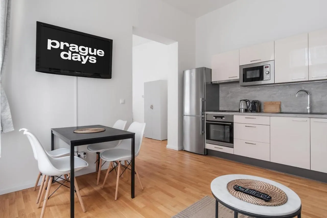 Luminous Apartment For 2 Near Wenceslas Square By Prague Days